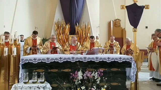 12.04.2022 Страстная Неделя  Месса Освящения Мира и Благословения Елея 11:00