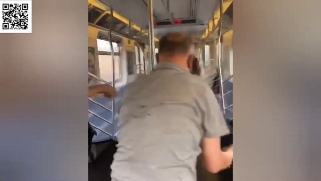⚡ЖЕСТЬ😱В США ЧЕРНЫЙ НАПАЛ НА ПАСАЖИРОВ