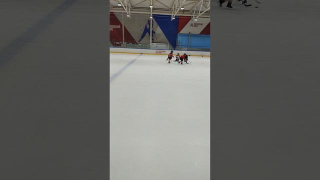 Саша хоккей 🏒🏒 смотреть