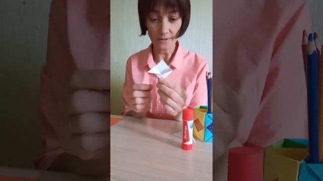 занятие оригами. подарок маме