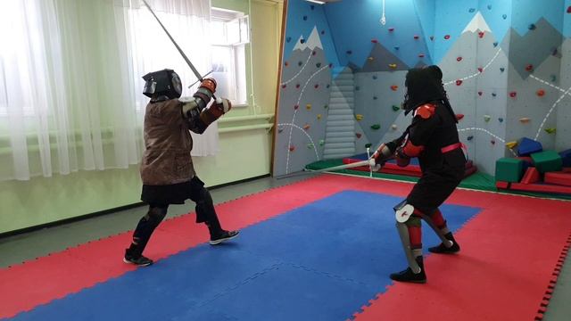 Тестируем Длинные мечи от Kvetun Armory