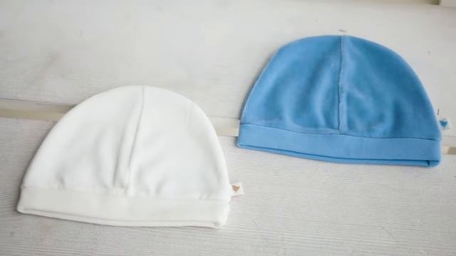 Велюровые шапочки