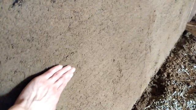 Штукатурка глиной стен дома из соломы (4 часть)