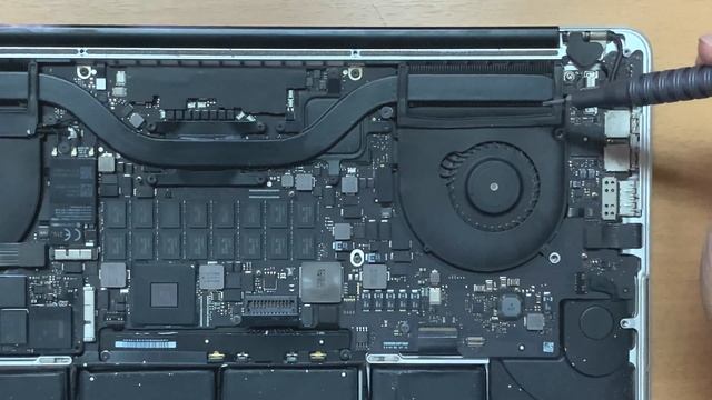 Mengganti Kipas MacBook Pro A1398 2013