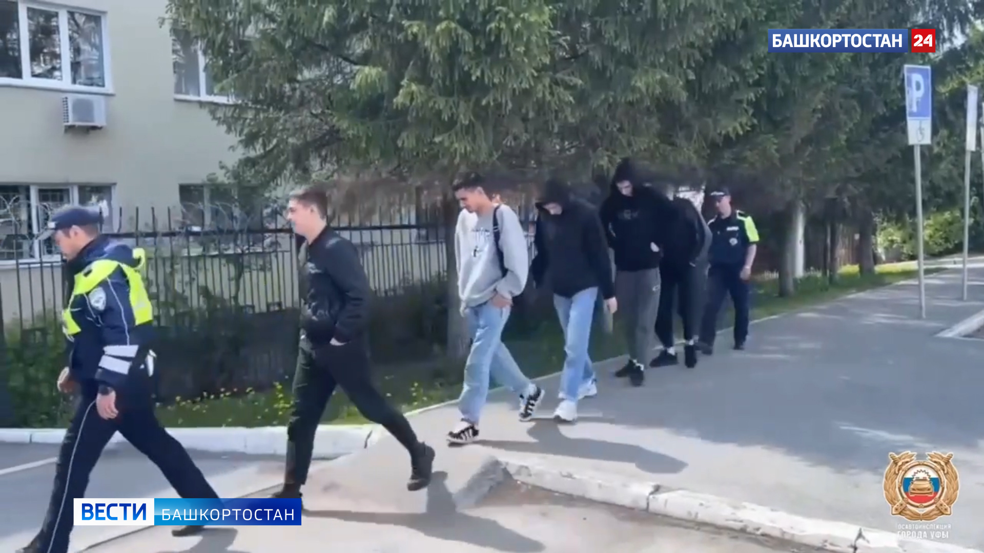 В Уфе наказали студентов, прокатившихся на крыше ВАЗа на проспекте Салавата Юлаева
