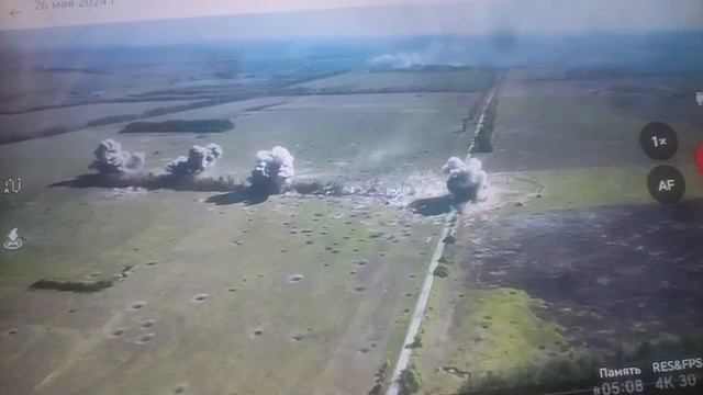 Череда авиаударов ФАБ-500М62 с УМПК по украинскому опорнику и позициям в соседней посадке под Липцам