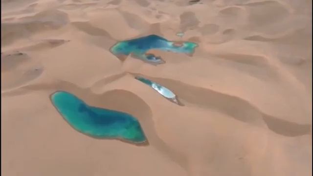 Оазис в форме изумрудного кулона пустыня в провинции Цинхай на северо-западе Китая