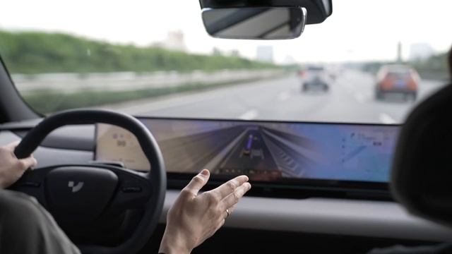 Ji Yue Robo 01 от Geely