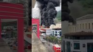Пожар на заводе в Италии.