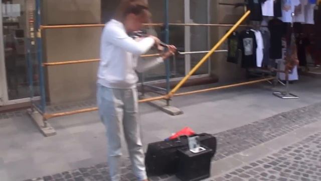 Скрипачка Львова (Violinist Lviv)