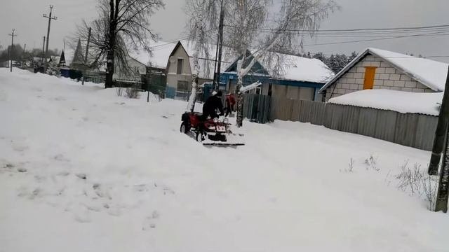 Чистим снег по целине
