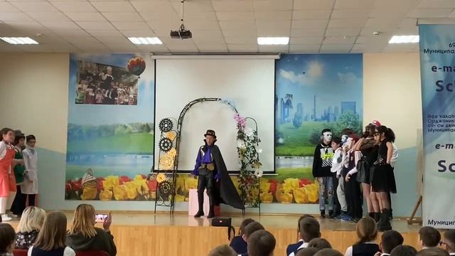Спектакль "Дело моей мечты" ТеатрПРОFF "39 параллель"  в школе №69 г.Уфы (апрель 2022 )