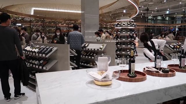 ПРОБУЮ УЛИЧНУЮ ЕДУ В КОРЕЕ! ЖЕСТЬ В КОРЕЙСКОМ ТОРГОВОМ ЦЕНТРЕ! НИКОЛАЙ ПО-КОРЕЙСКИ