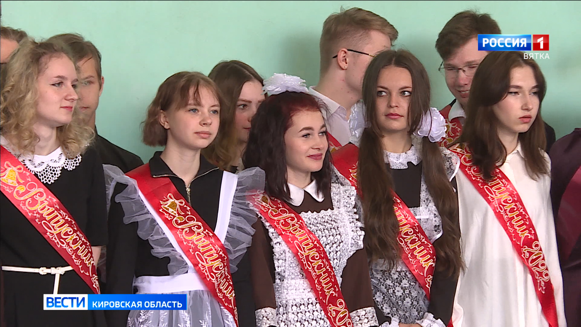 В Кировской области на медали претендуют 900 выпускников школ