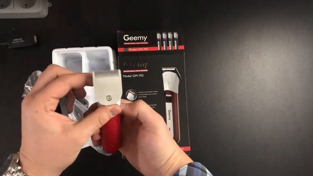 Видео обзор: Машинка для стрижки GEMEI GM-702. Цвет: красный