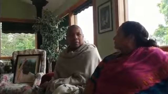 Враджалила матаджи и Экавира прабху. Поощрение, Признание, Прощение