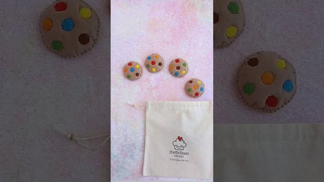 Печенье ручной работы из фетра в подарок ребенку