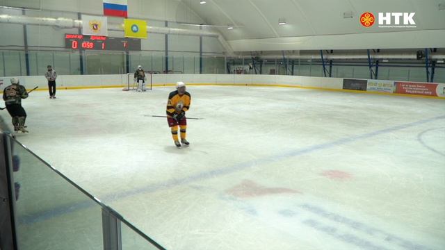 Глава Калмыкии  принял участие в товарищеском хоккейном матче