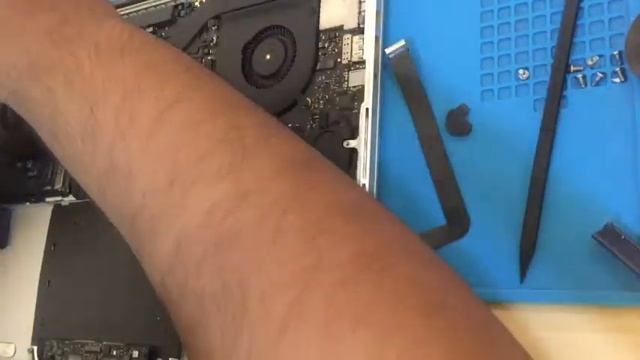 221221 Macbook Pro 15" A1398 2014   Battery replacement
