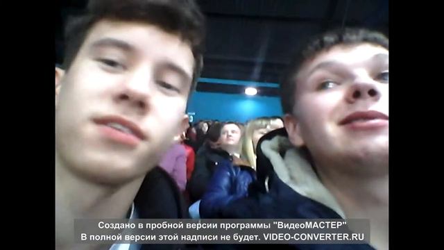 Кто-то иногда поет)))