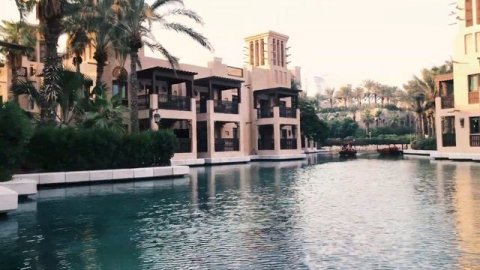 Madinat Jumeirah Abra ride & Souk | Things to do in Dubai, UAE #jumeirah