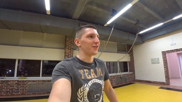 СДЕЛАЙ 40 КУВЫРКОВ И НАЛЕЙ ВОДЫ В СТАКАН/НОВЫЙ ЧЕЛЛЕНДЖ/ПАДЕНИЕ НА 25 КУВЫРКЕ/БИТВА ЗА СТАКАН/ПРАНК