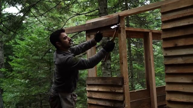 Building a Cabin form Pallet Wood: Cheap Off Grid Homestead