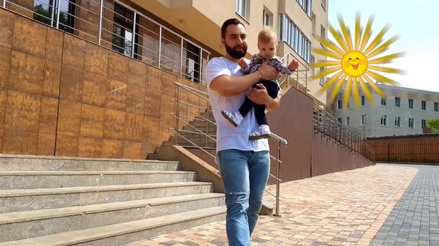 Мира Зефира с папой играют на детской площадке. Мой весёлый день
