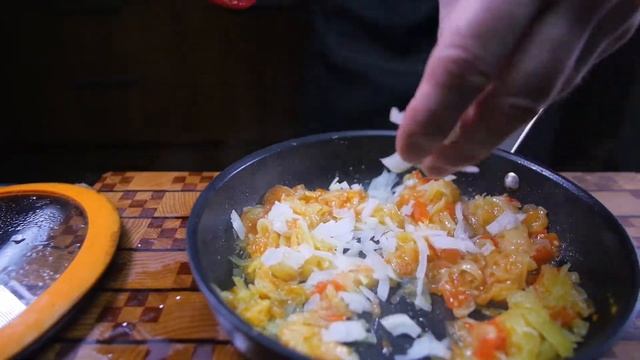 Сыр БРИ запеченный с картошкой и яйцами