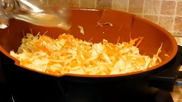 Вкуснейшая тушеная капуста с картофелем. И в Пост и на каждый день.