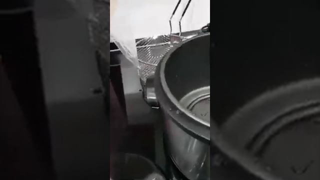 Пожарил картофель фри во фритюрнице Kitfort KT-2011