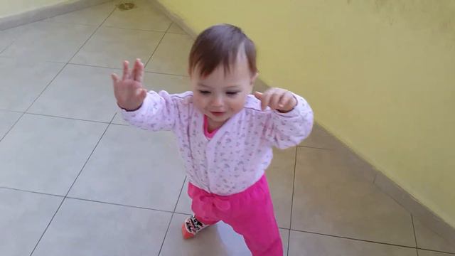 Малышка ходит!!!