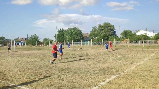 Турнир по мини-футболу между командами "Молодость" и "Надежда"