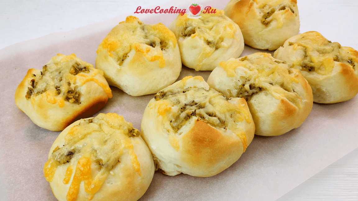 Пышные чесночные булочки с сыром