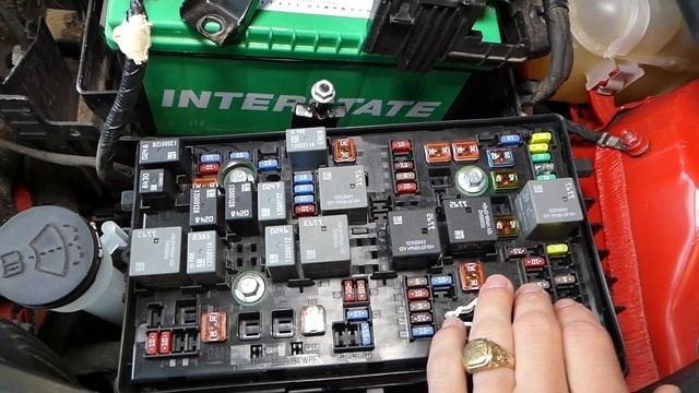 CHEVROLET CRUZE SUNROOF MOONROOF FUSE LOCATION REPLACEMENT. SUNROOF NOT WORKING