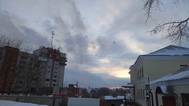 Полное видео салюта в Ивангороде к 100-летию Красной Армии