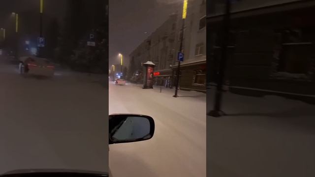 Снегоходы в центре города Красноярска
