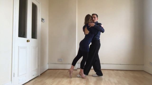 Easy Tango Tips: How To Walk In Cross System
