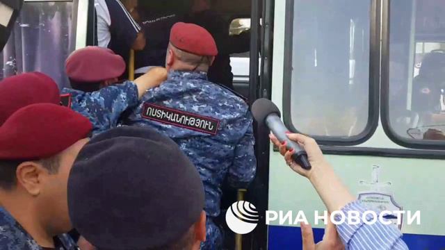 Армении уже 240 задержанных на акциях протеста против Пашиняна, сообщило МВД
