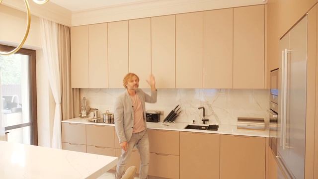 Интерьер дома 290м.кв Современная классика.