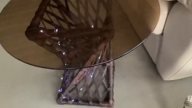 Стол кофейный круглый , столешница стекло
