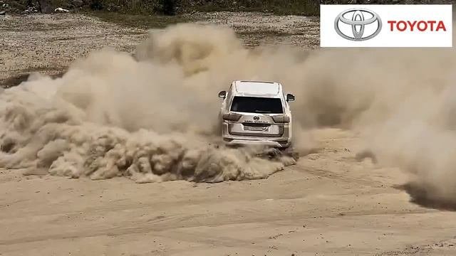 РОССИЙСКИЙ Land Cruiser 300 ОБЗАВЕЛСЯ ДИЗЕЛЕМ И ПОДЕШЕВЕЛ