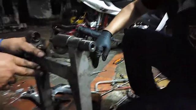 Instalación de bujes de tijera. Extractor cerrado.