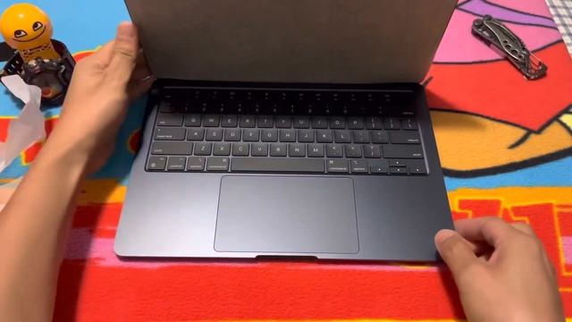 Macbook Air M2 Midnight Blue: unboxed the cleanest macbook air ever (just my thoughts)