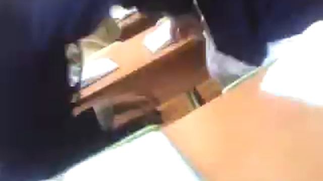 Девчонки лапают друг друга)) xD