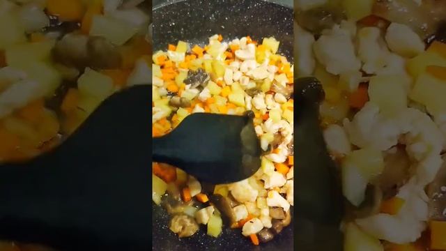 КУРИНЫЙ СУП С ГРИБАМИ ленивый рецепт в комментариях