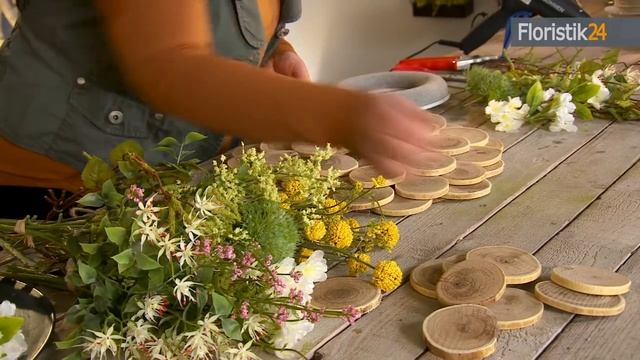 Frühlingskranz basteln aus Holzscheiben | Frühlingsdeko DIY