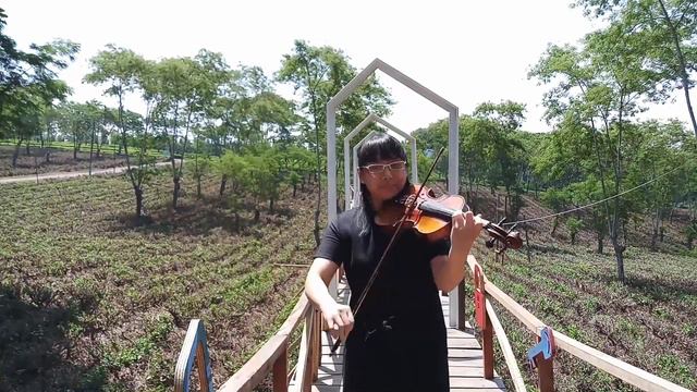 Despacito (Luis Fonsi ft. Daddy Yankee) - Violin Cover by Flavia Hartono