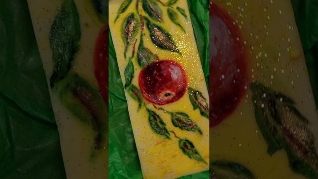 Яблоко. Роспись шоколада.