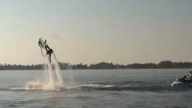 Flyboard -  получается не сразу и не у всех.